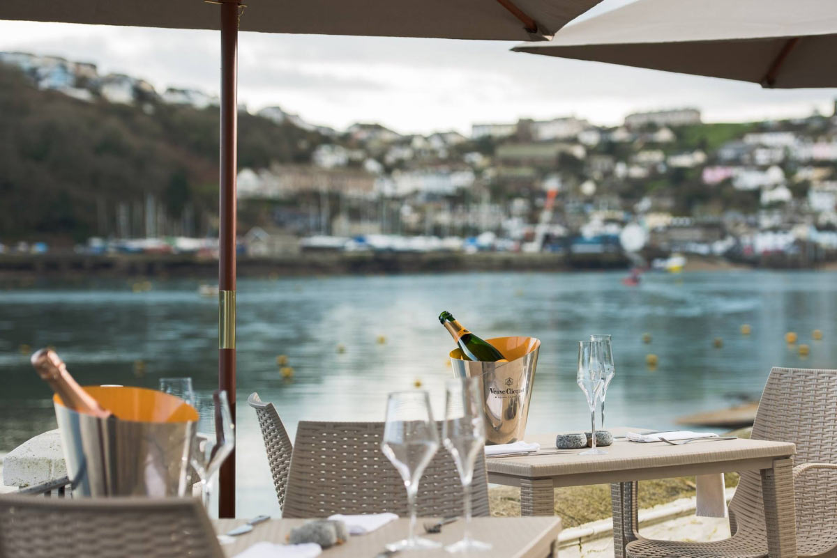 Win a romantic Cornish getaway in a stunning location!