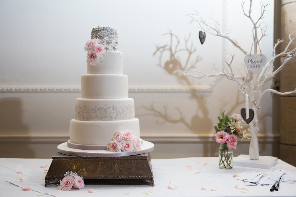 Win a wedding cake with Peboryon