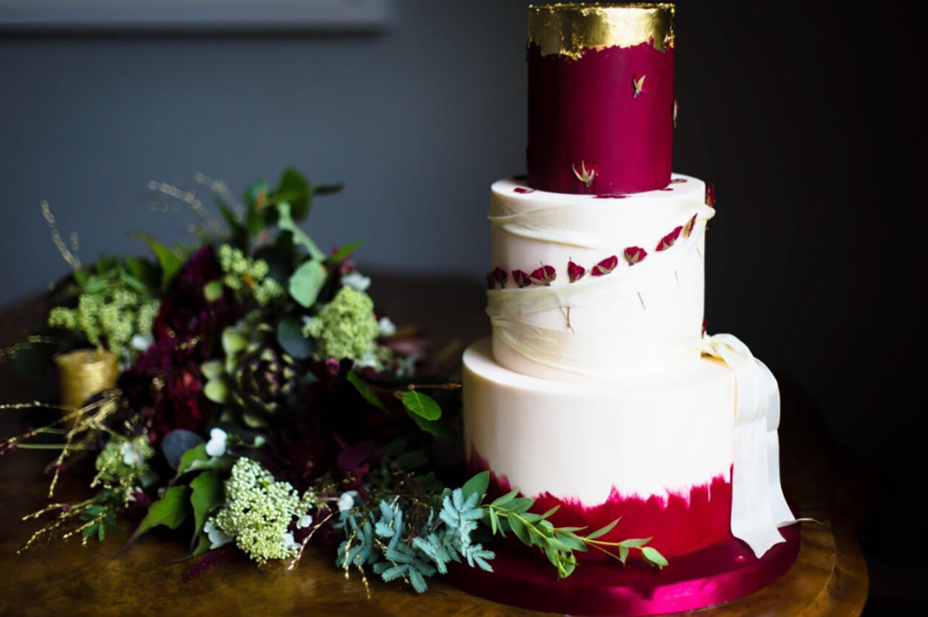 Gold Accents Wedding Cake Feature Wed Bride Groom Cornwall Devon2
