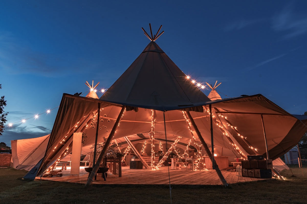 Socially distanced celebrations with Sunset Tipis