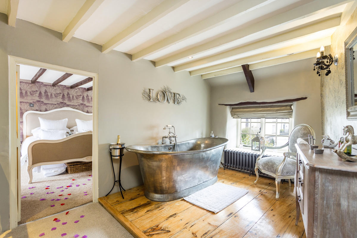 Honeymoon heaven in Rose Cottage