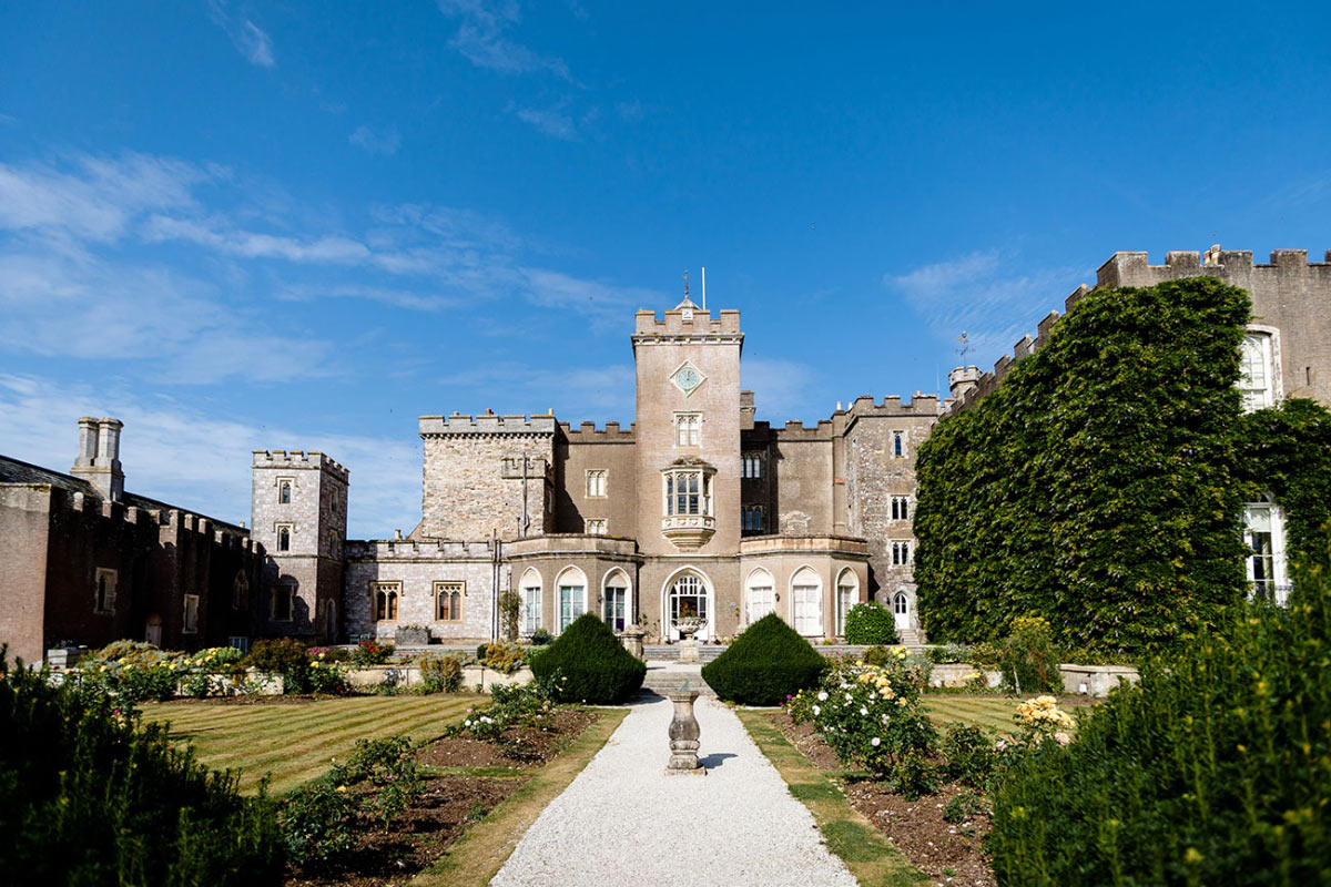 Romance and flexibility at Powderham Castle 