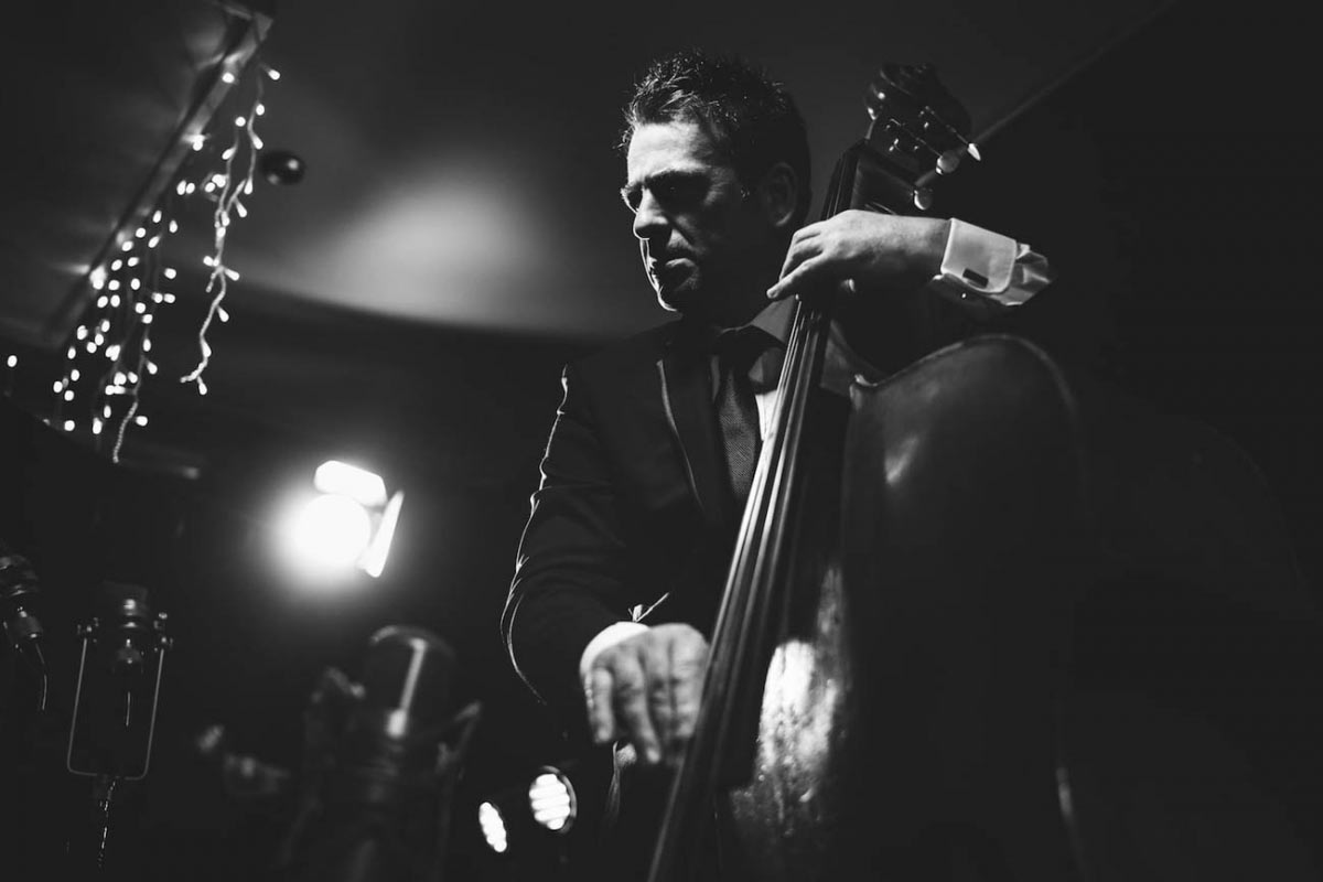 Bring the swing to your wedding, with 20% off live jazz act