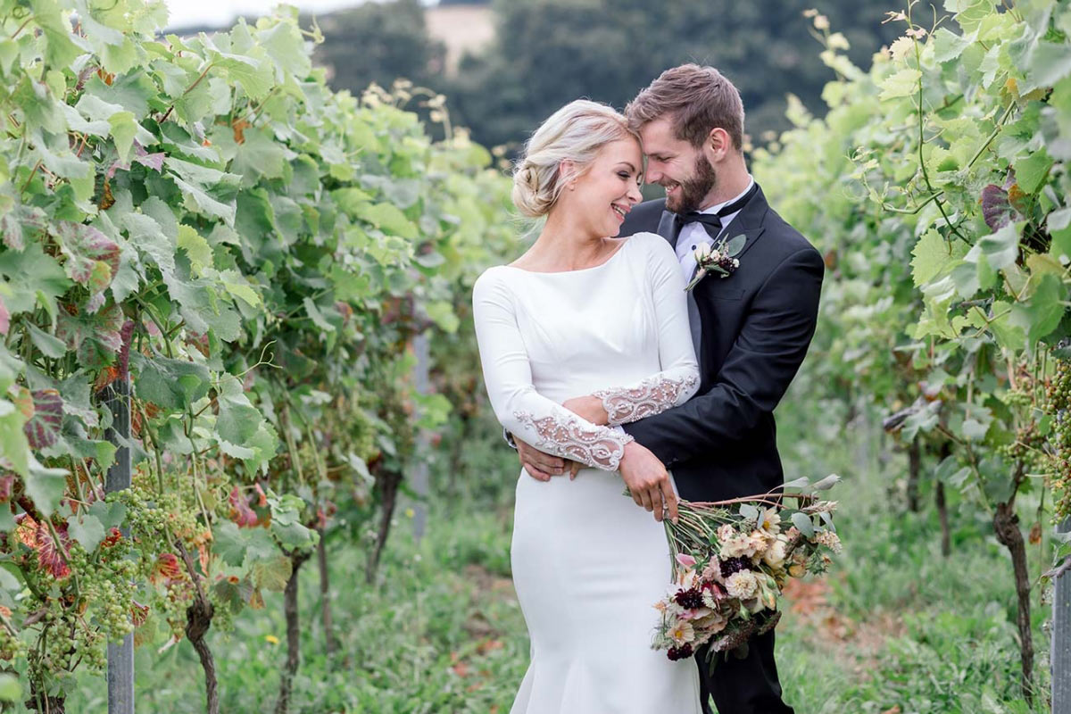 Elegant and modern wedding styled shoot at Brickhouse Vineyard