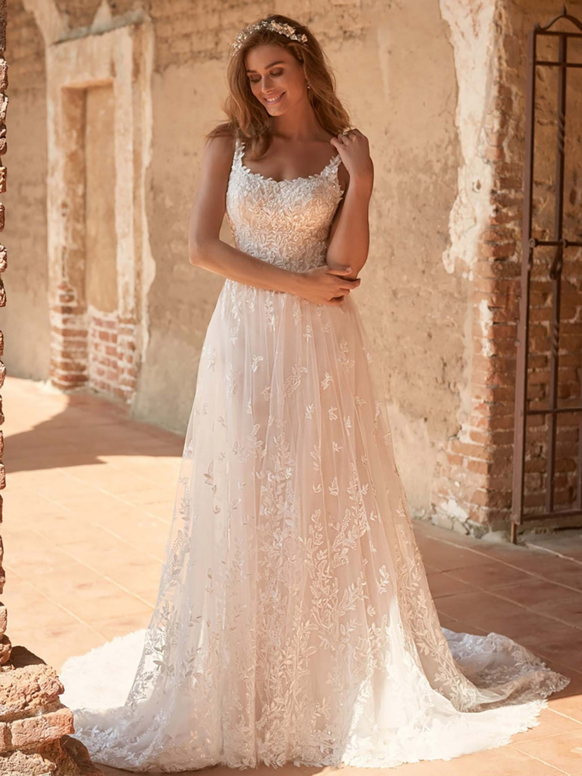 Maggie Sottero arrives at Elaine Rawlings Bridal Boutique