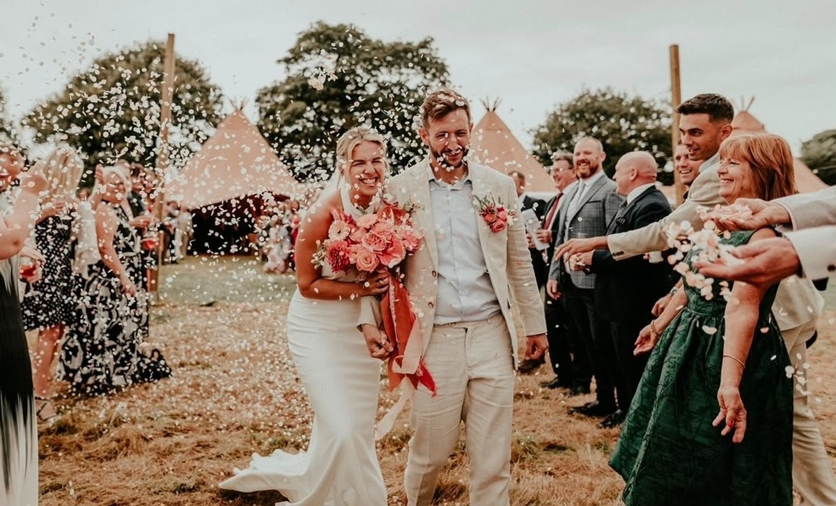 10% off 2027 weddings at Boscoppa Farm