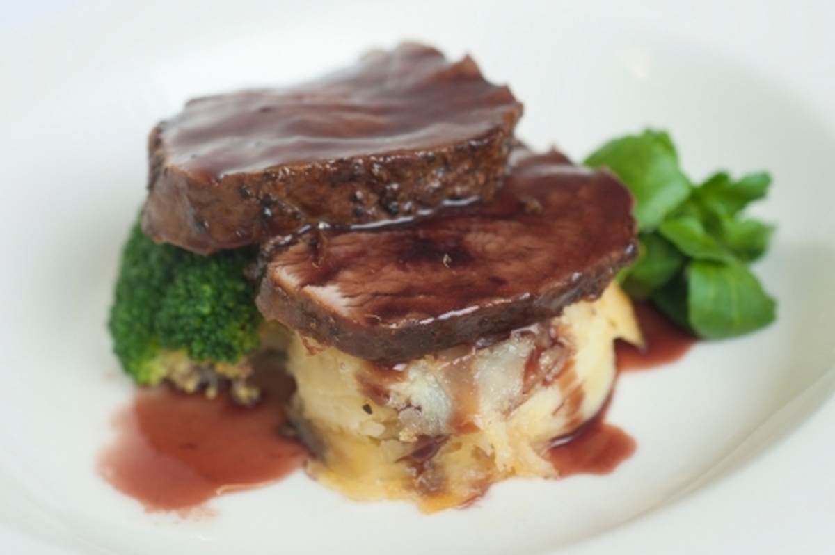 Wedding Catering: Gourmet Dining
