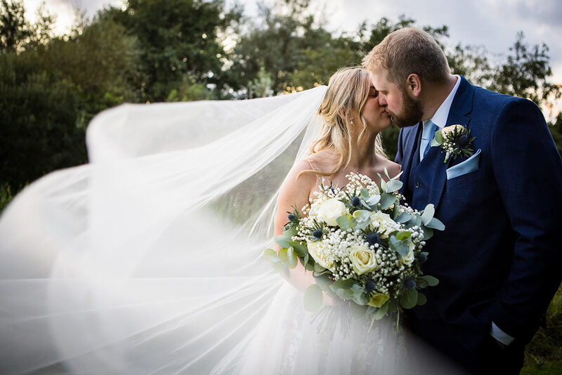 Laura Marie Wedding Photography