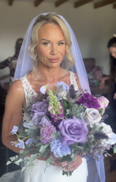 Claudia Jane Makeup Artist - small_ClaudiaJaneMakeUpArtist5.jpeg