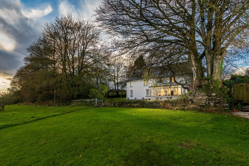Trenderway - small_TrenderwayweddingvenueinCornwallFarmhouse.jpg