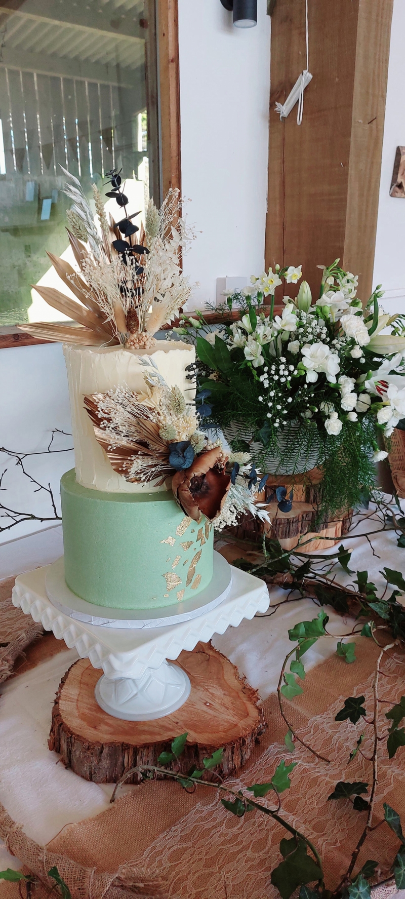 Ausel Cakes - small_WeddingCakesCornwallAuselCakes20220226_134038.jpg