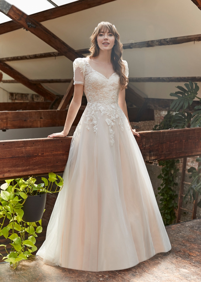 Frocks & Frills - small_WeddingdressesCornwall2023_pure_pb204-001.jpg