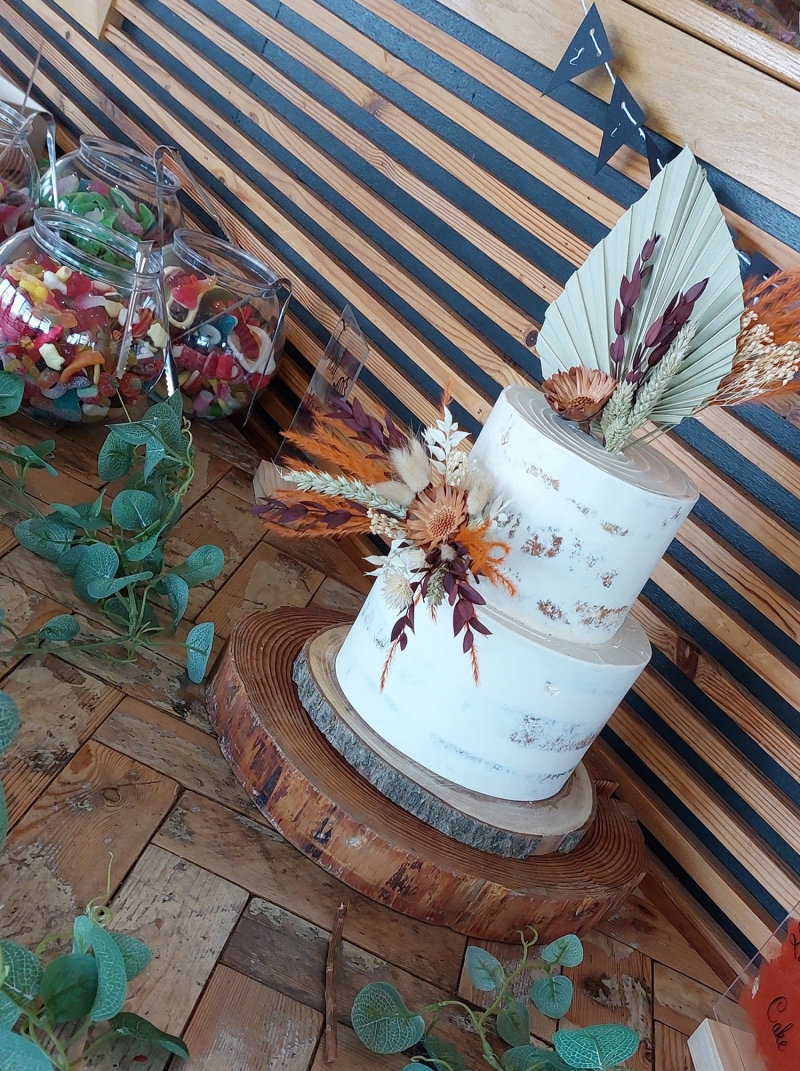 Ausel Cakes - small_cornwall-cakes-wedding.jpg