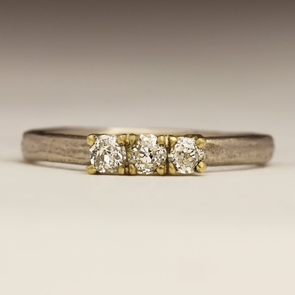 Ctwhitegoldandx33mmdiamondsin18ctyellowclaw