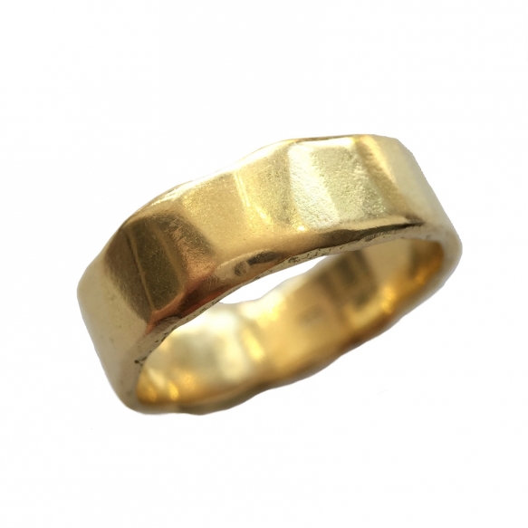 Leo Ring 18ct Yellow Gold
