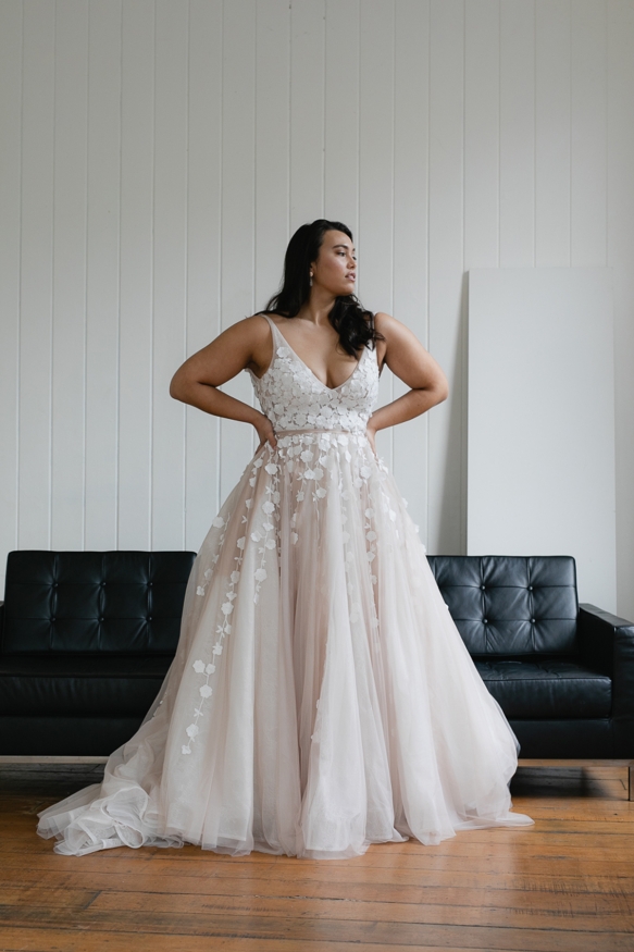  Hera Corp Studio CURVE 1003Lavant Blush Wedding Dress 