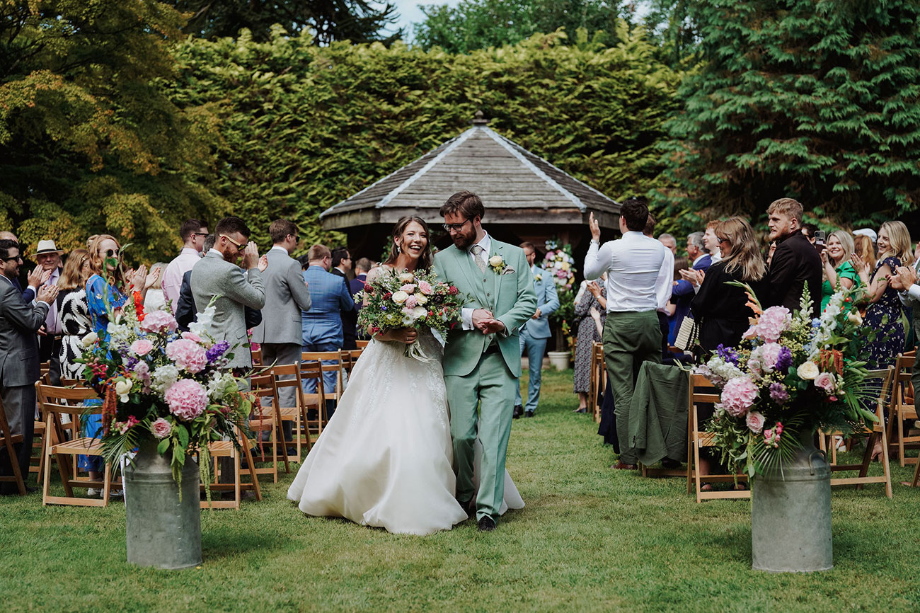 Ashridgegreatbarnoutdoorceremony Amysampsonphoto