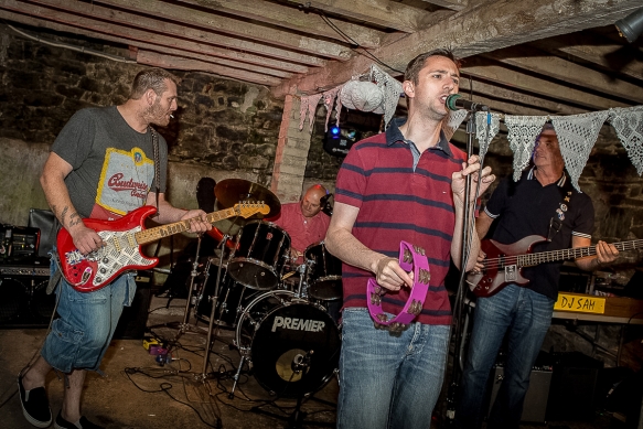 BRIANROBINSON Fee+steve Wed Magazine 39