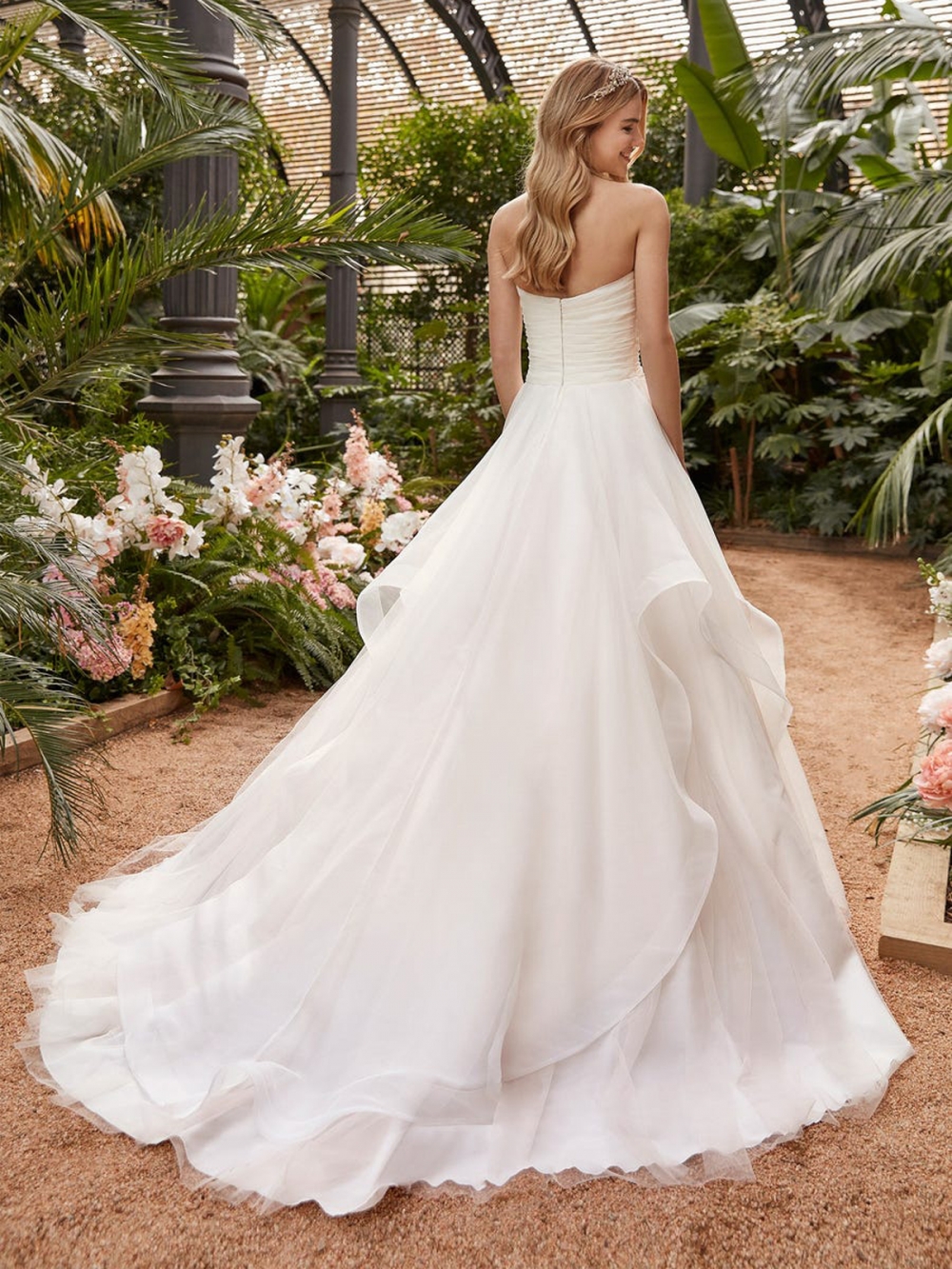 BRIDALGOSSIPhousestP