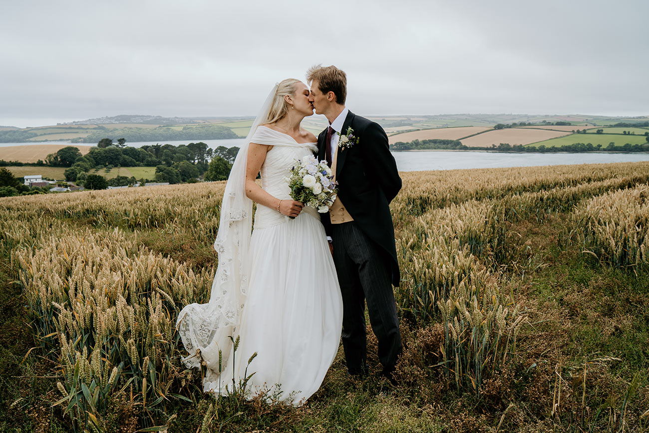 Countryside Bride & Groom