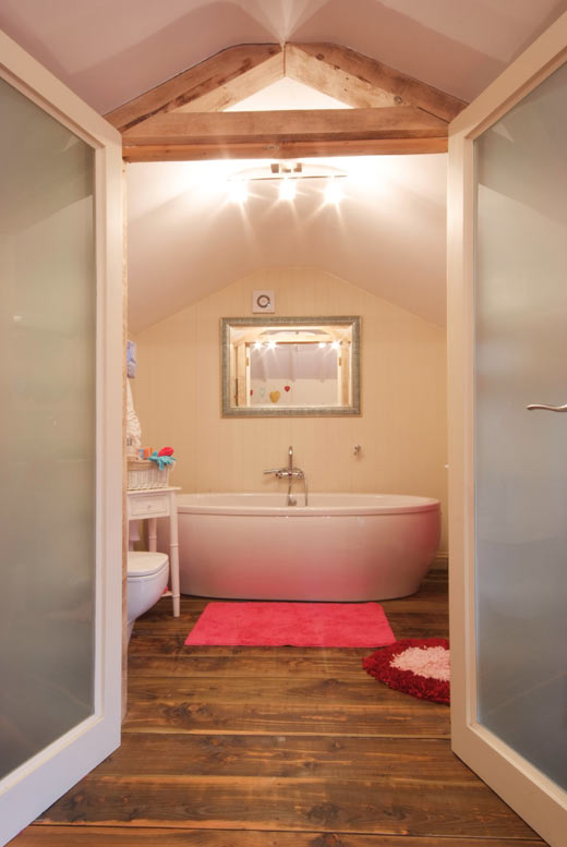 Hens Lower Barn 0070