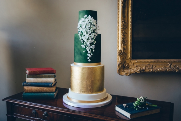 Peboryon 2017 Velvet Bouquet Cake2 Credit Toby Lowe Photography