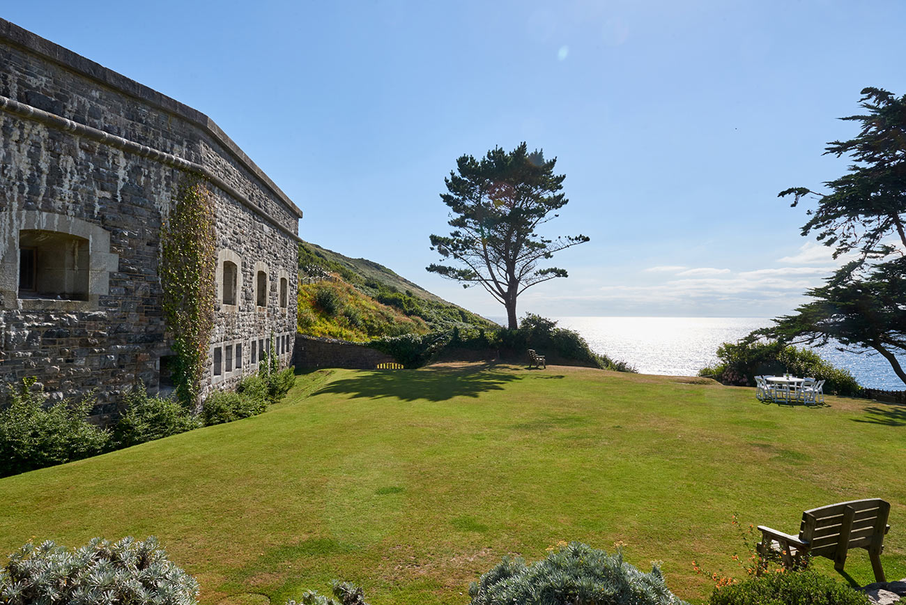 Polhawn Fort Wedding