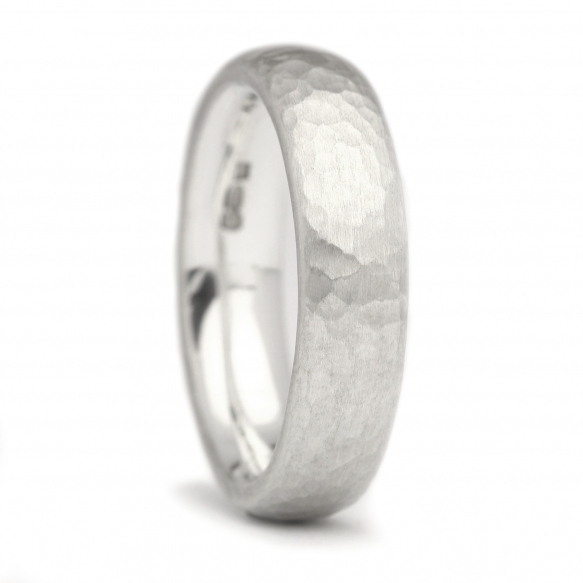 R156mm SilverHammeredRingwhite