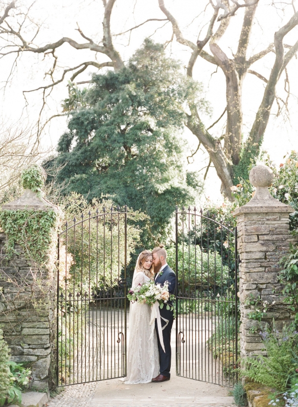 Taylor  Porter The Lost Gardens Of Heligan Wedding 01