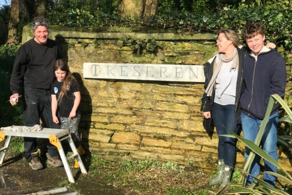 Treseren Family Sign