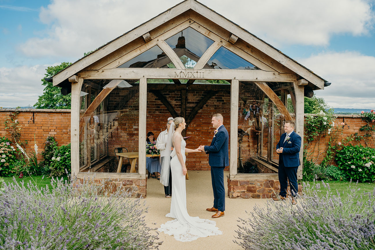 Upton Barn Wedding Hannah And Mark 315