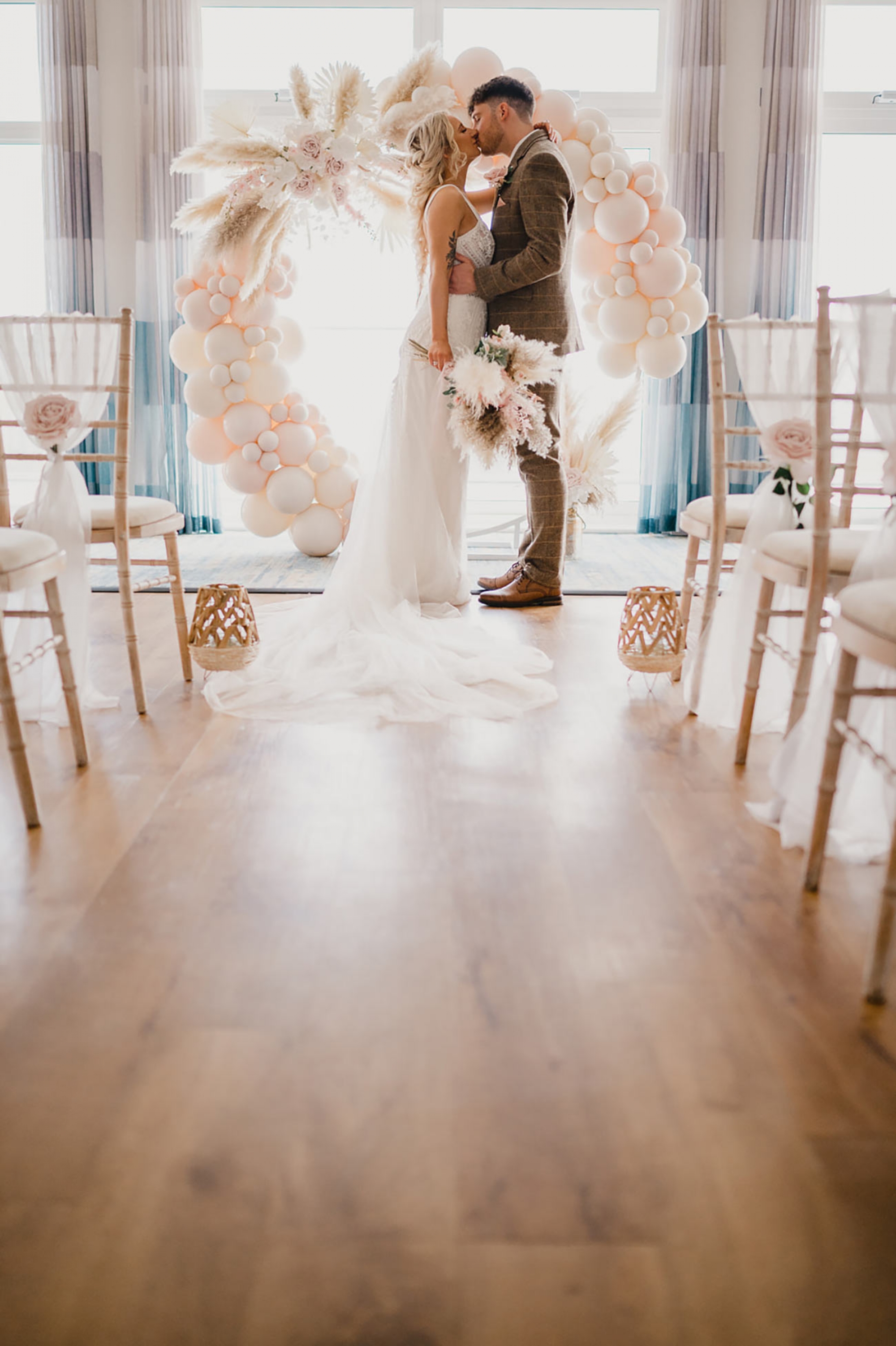 WeddingvenuesCornwallAboveTheBayStyled Shoot Falmouth GolF Club Cornwall March 2022 111 Websize