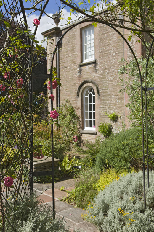 Whitehouse Courtyard %283%29