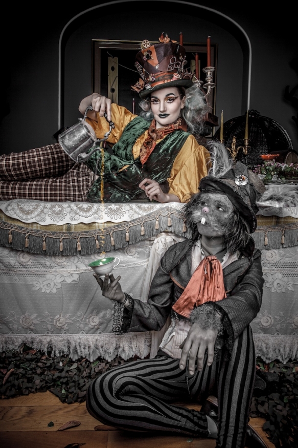 Alice In Wonderland Style Wedding8