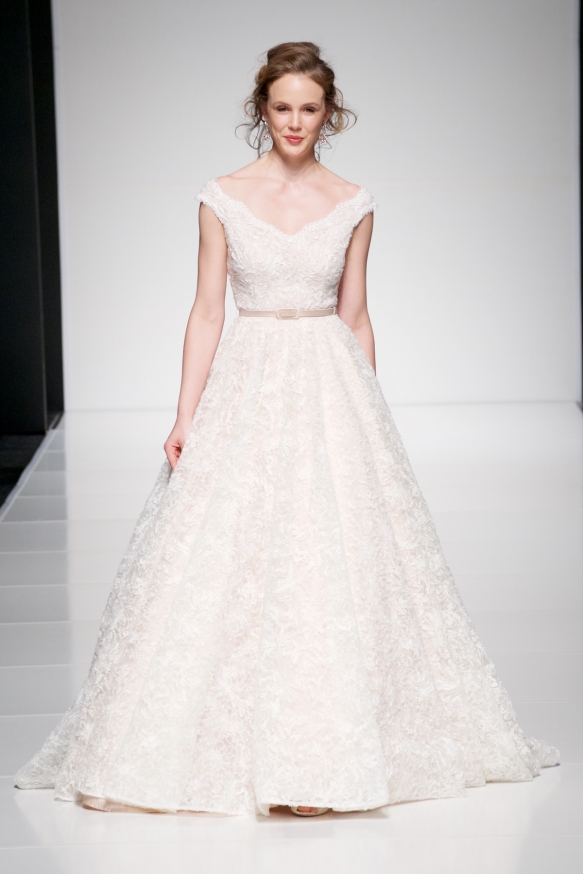 Daringweddingdresses6
