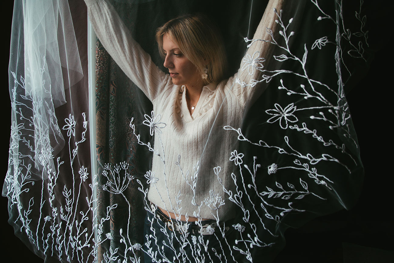 Gabrielle Elizabeth Hancrafted Veils Devon Modern Brides6