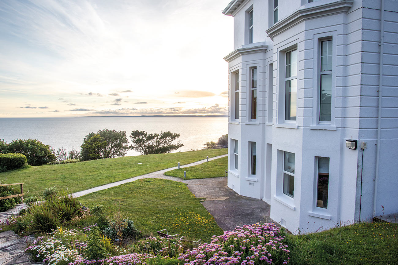 Honeymoons Cornwall Polurrian Wed Magazine6