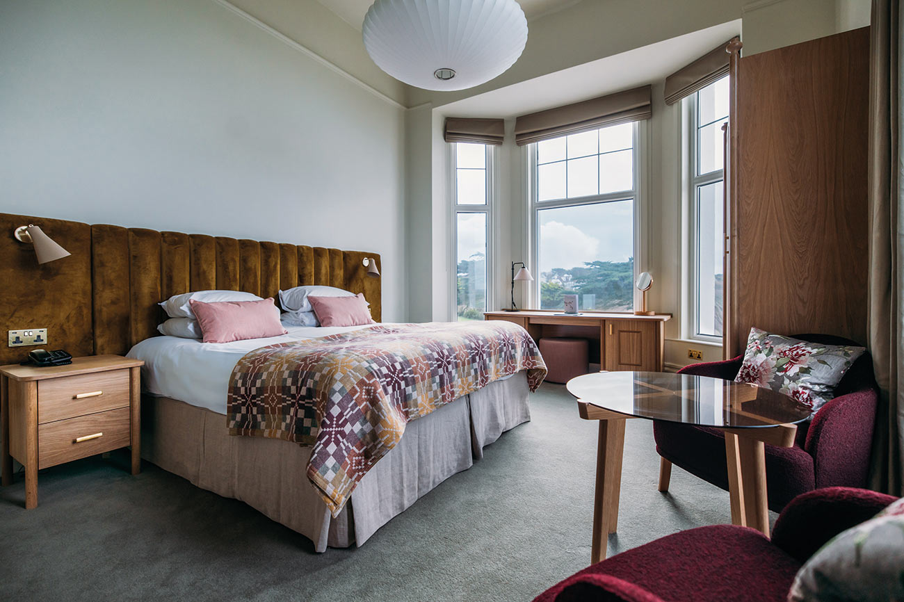 Honeymoons Cornwall Polurrian Wed Magazine7