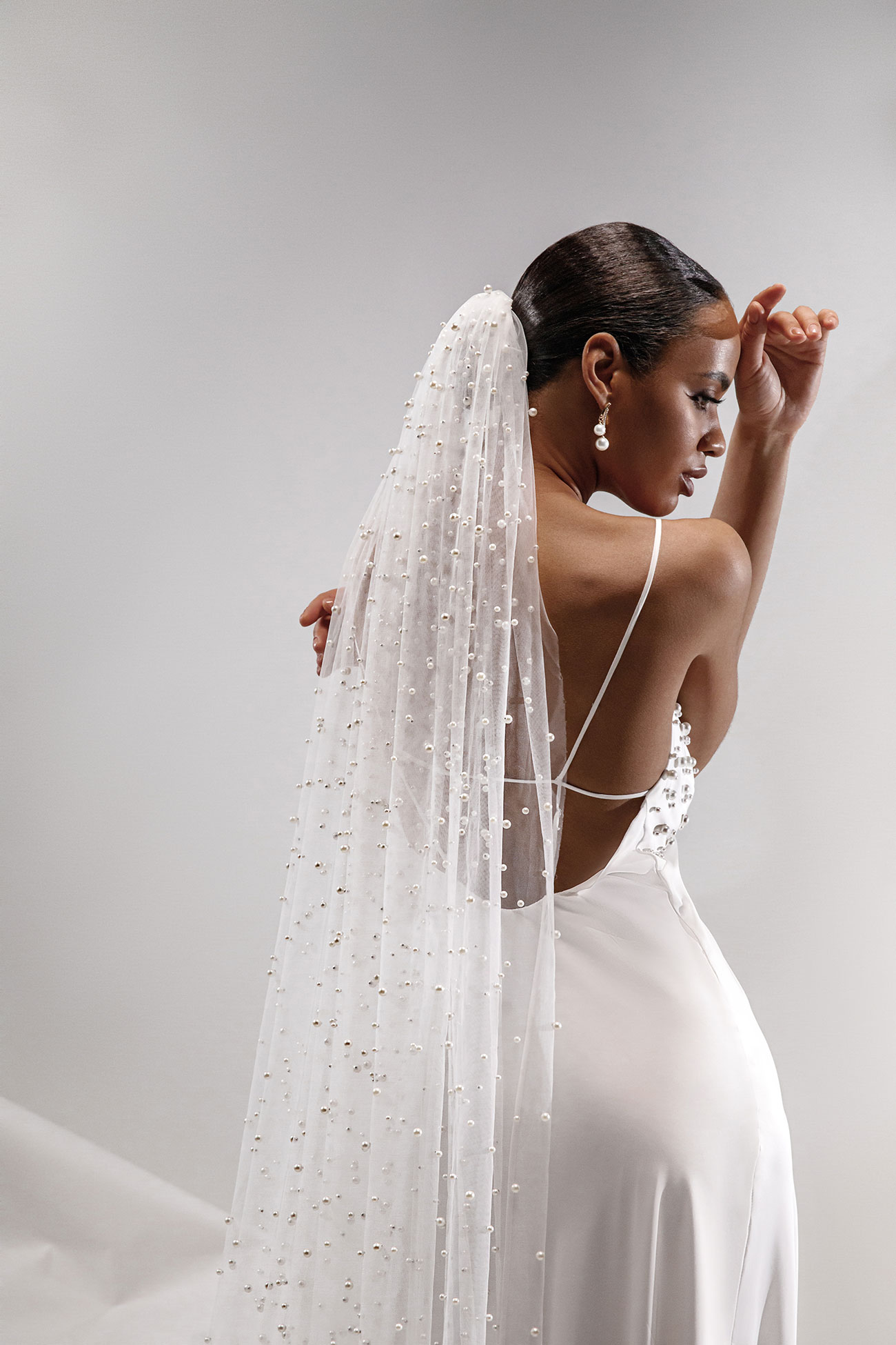 Nola Grey Luxury Bridal Wear Brides Wedding Dresses Veils3