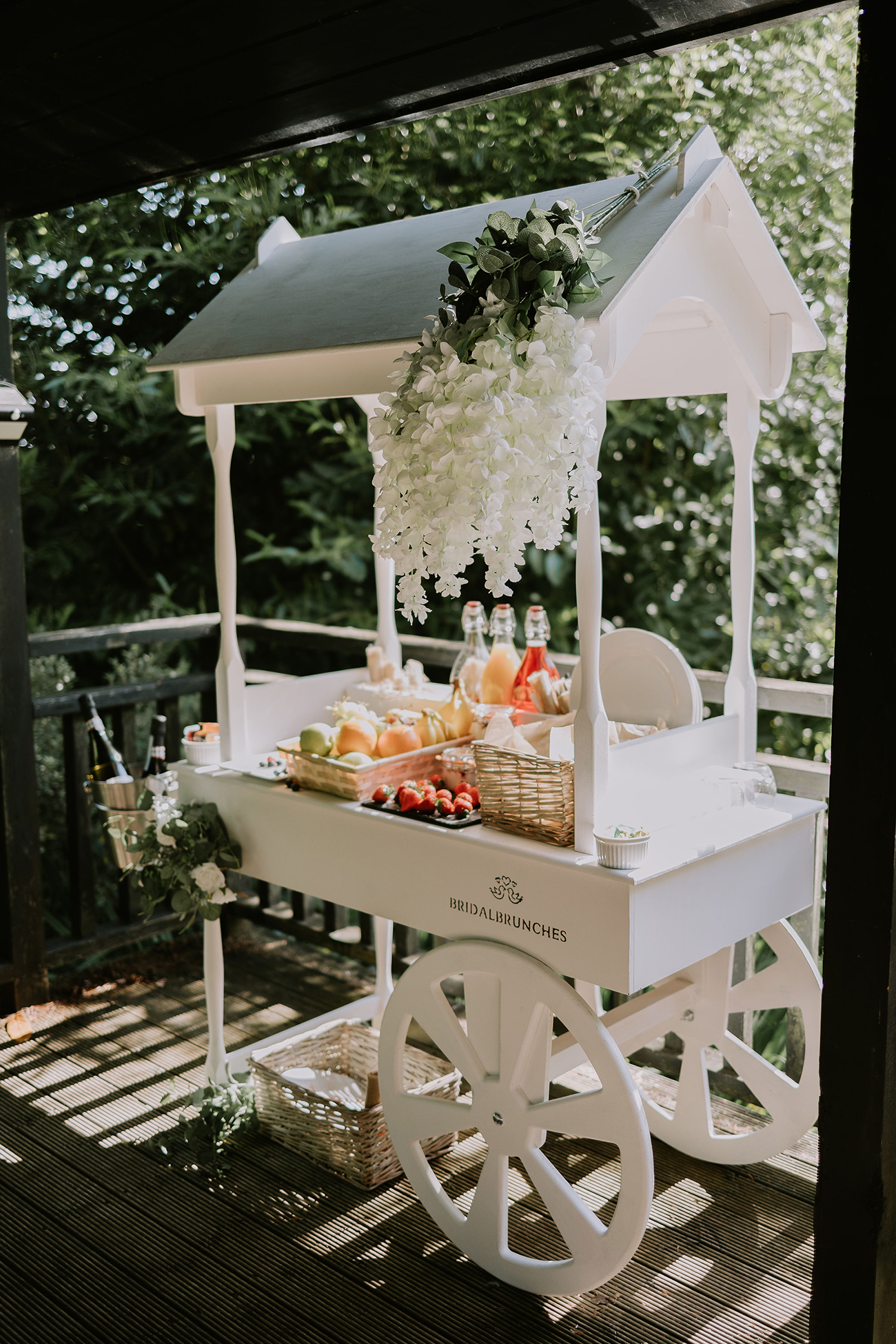 Real Wedding Brickhouse Vineyard Cart