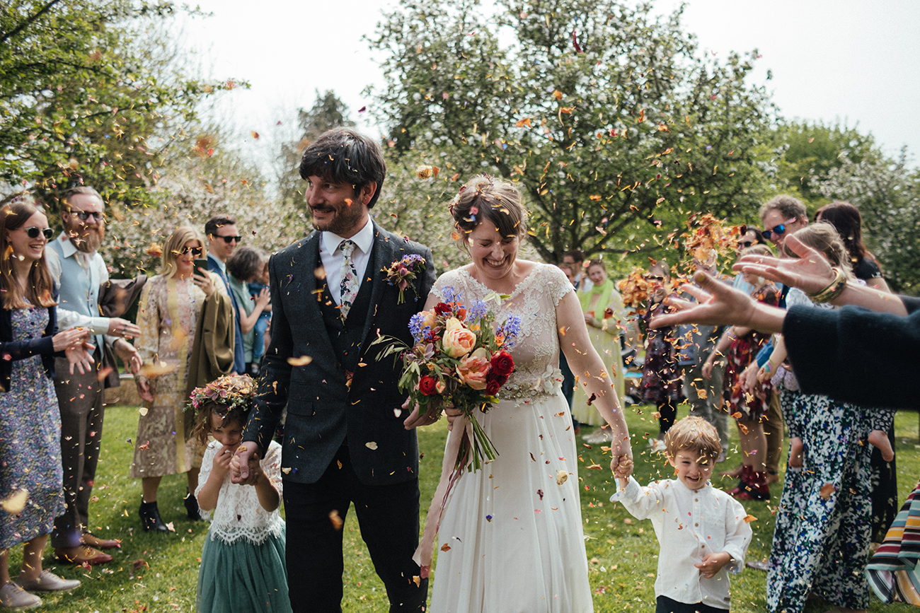 Real Wedding Emma Stoner Photography Devon Bride Groom Confetti