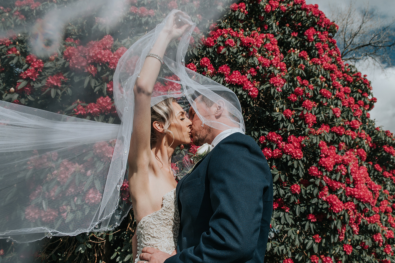 Real Wedding Melanie Barnfield Welbeck Manor Bride Groom1