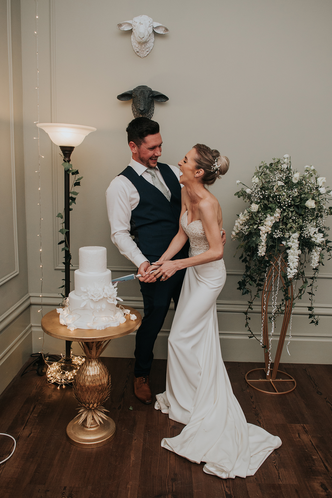 Real Wedding Melanie Barnfield Welbeck Manor Bride Groom3