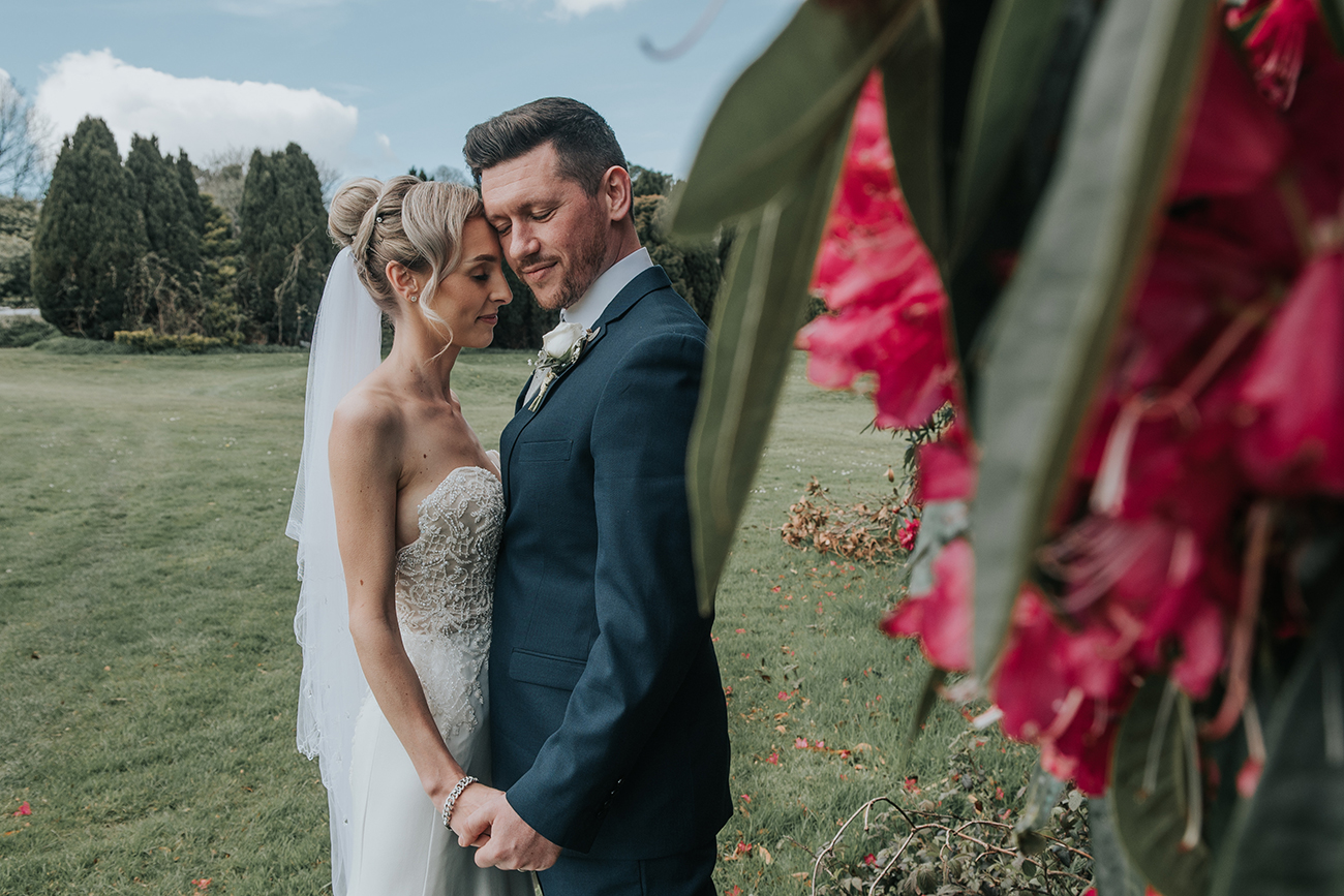 Real Wedding Melanie Barnfield Welbeck Manor Bride Groom9