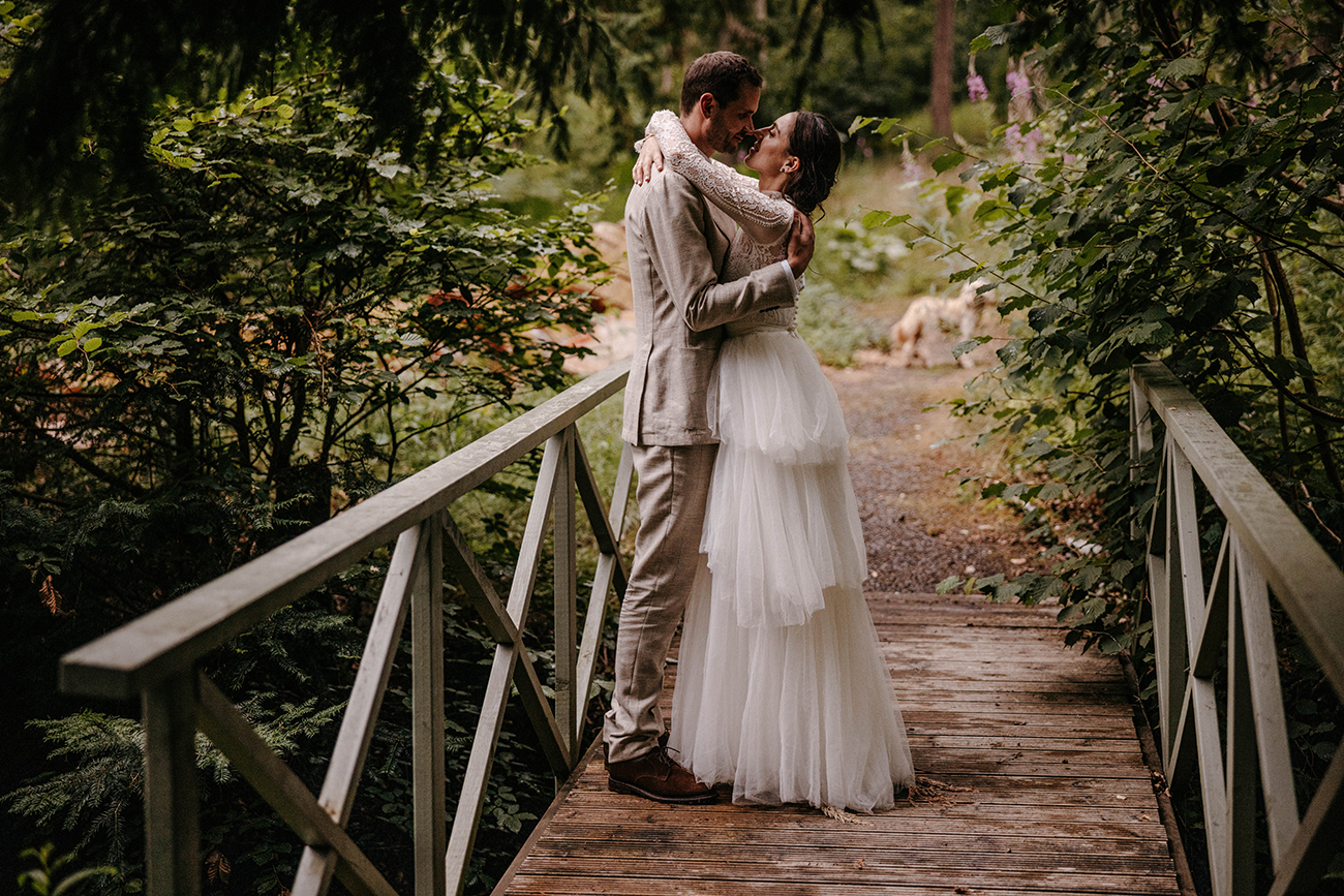 Real Wedding Nick Walker Photography Coombe Trenchard Bride Groom1