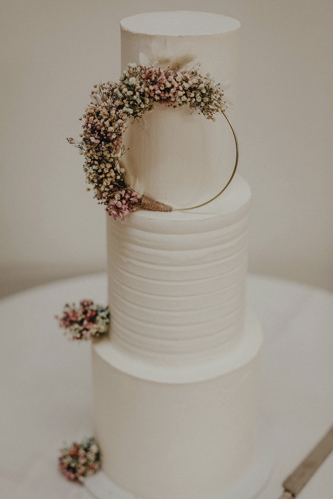 Real Wedding Scorrier House Cornwall Wed Bride Groom17