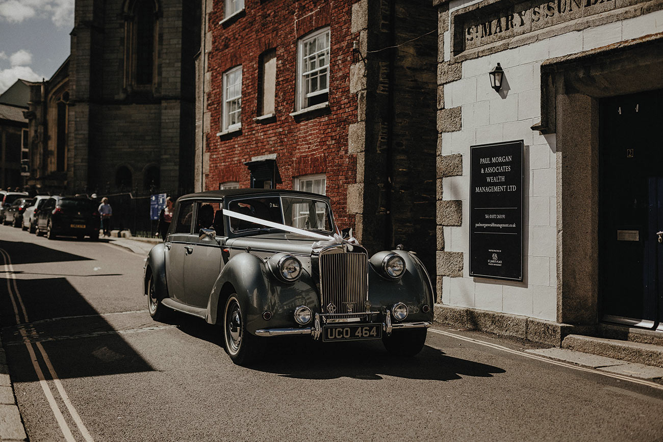 Real Wedding Scorrier House Cornwall Wed Bride Groom18