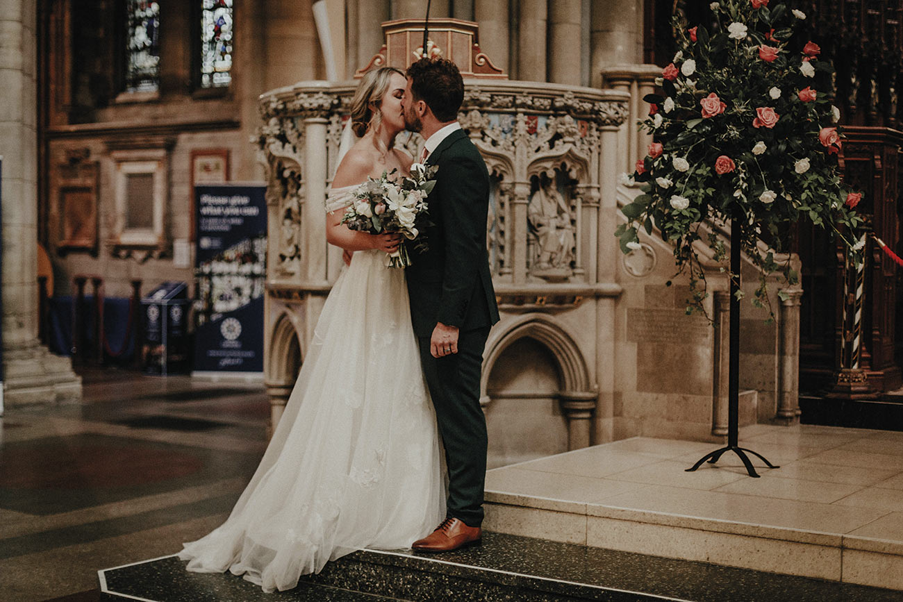 Real Wedding Scorrier House Cornwall Wed Bride Groom20