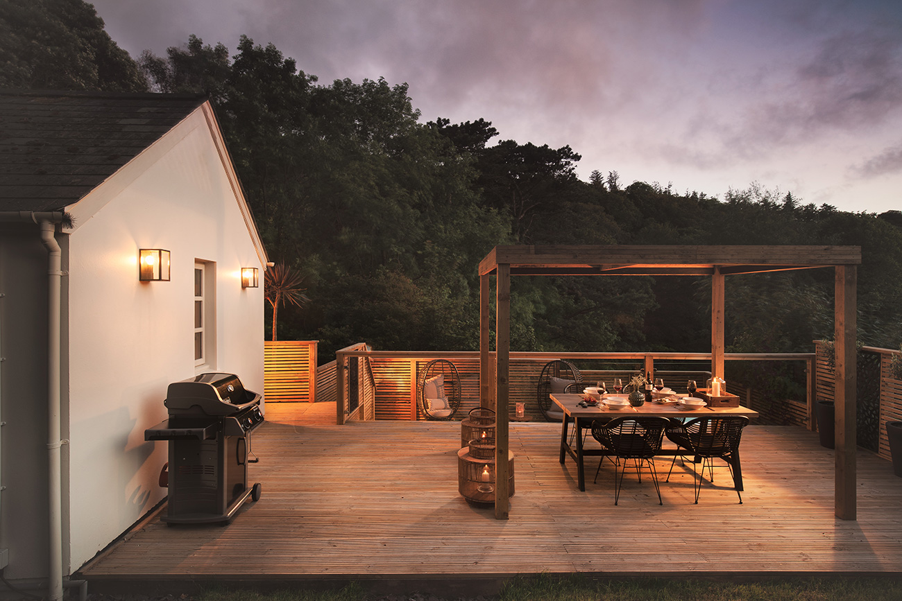 The Old Apple Store Outside Devon Honeymoon1