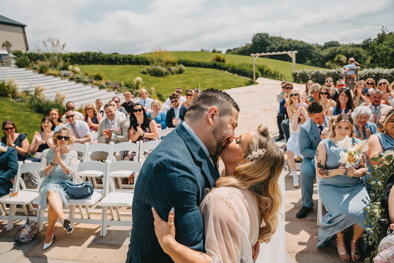 Thebarnatpengellyweddingphotographyidofilmandphotosak 36